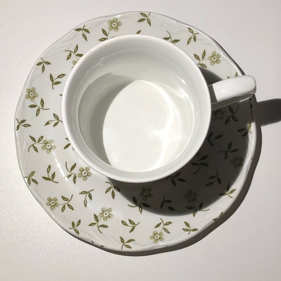 Vintage MEAKIN J & G flat cup & saucer set - Picture 4 of 8